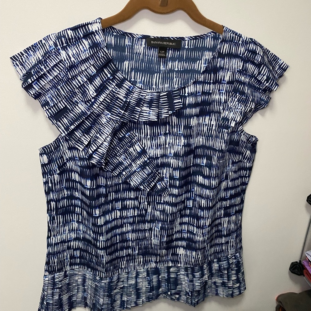 Banana republic ruffle blouse